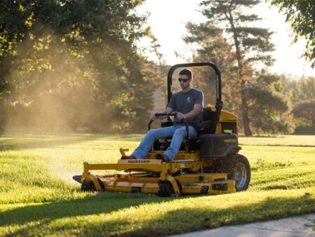 Wat zijn de voordelen van een zitmaaier op benzine?